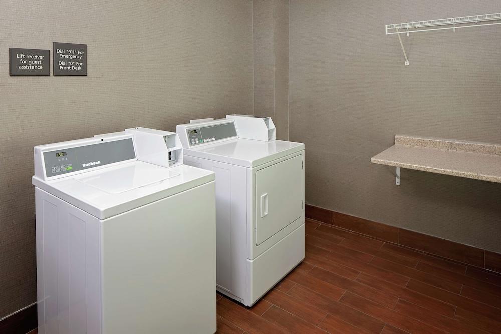 Hampton Inn & Suites Ντέντον Εξωτερικό φωτογραφία