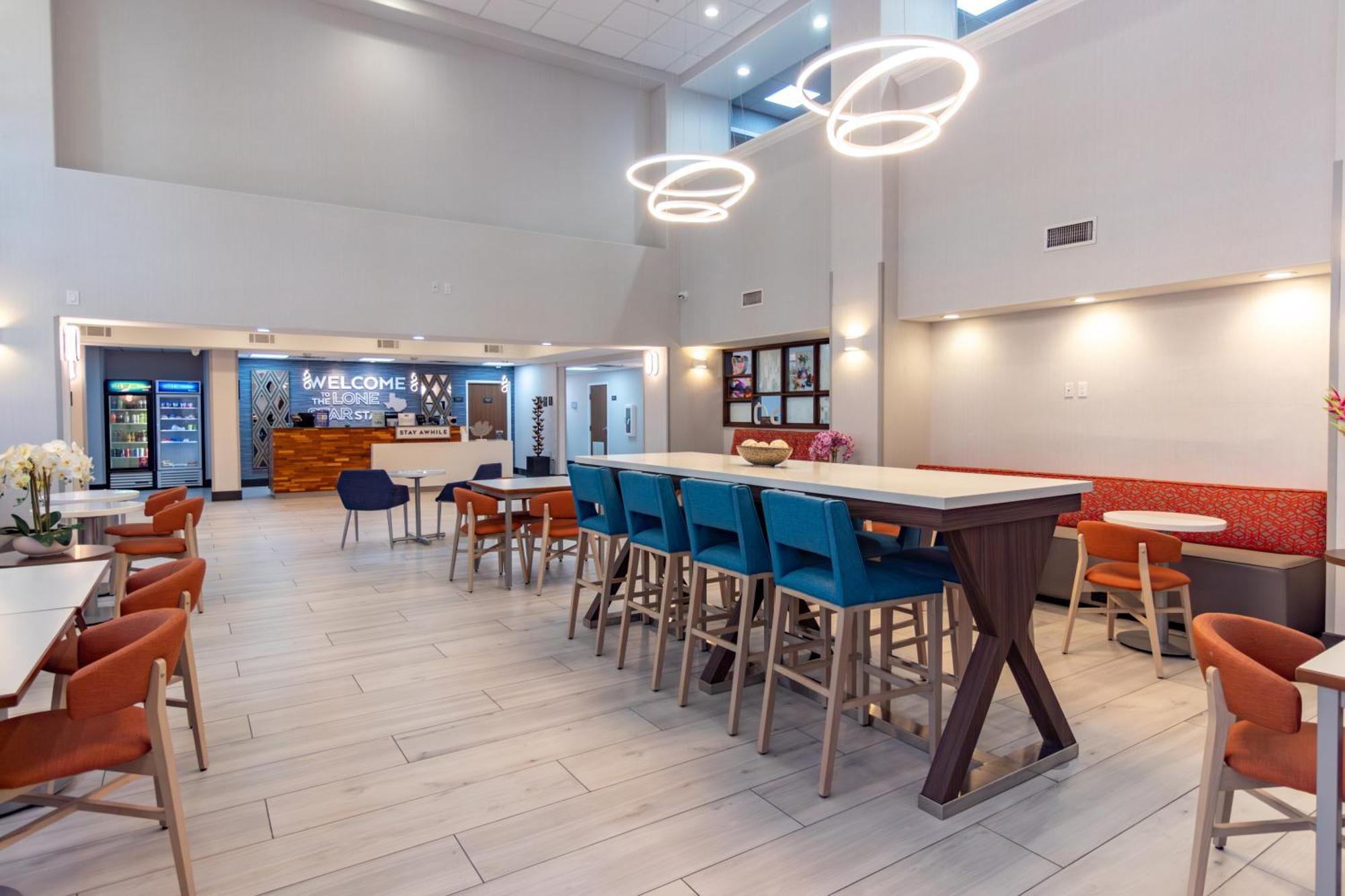 Hampton Inn & Suites Ντέντον Εξωτερικό φωτογραφία
