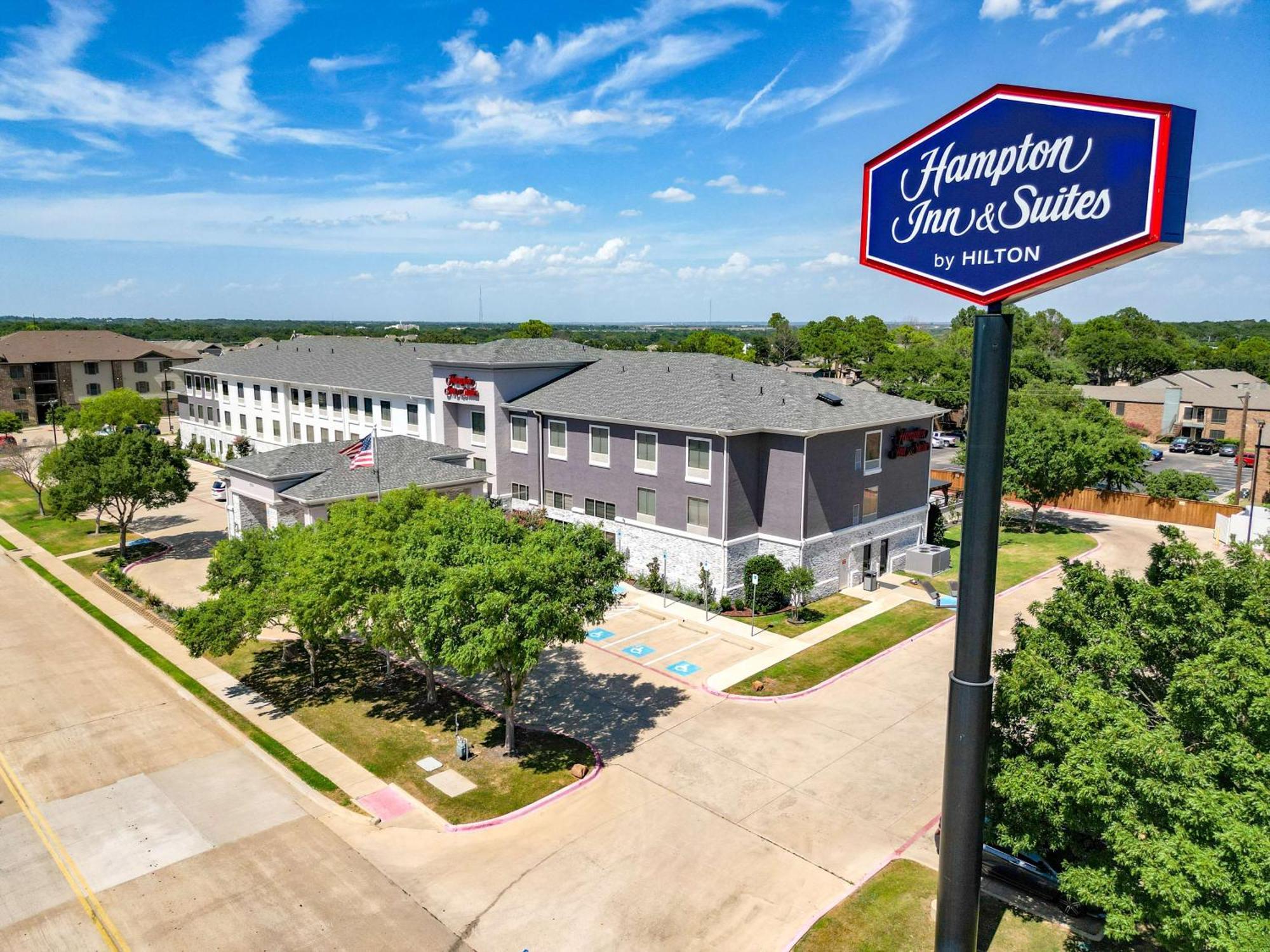 Hampton Inn & Suites Ντέντον Εξωτερικό φωτογραφία